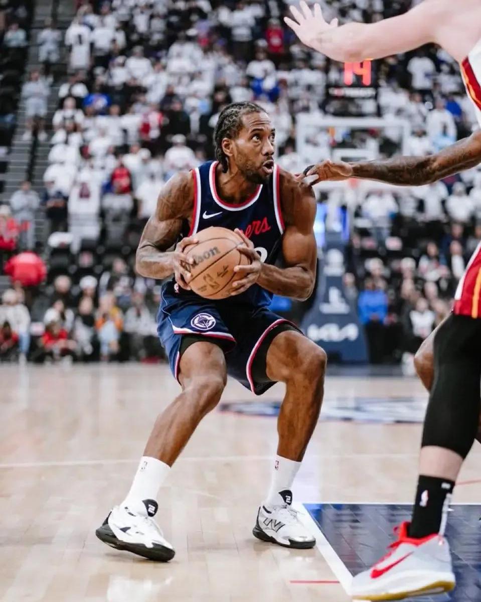 爱游戏官网-快船队惨败后更衣室爆发冲突，主帅回应，中国根据国家怎么得到.