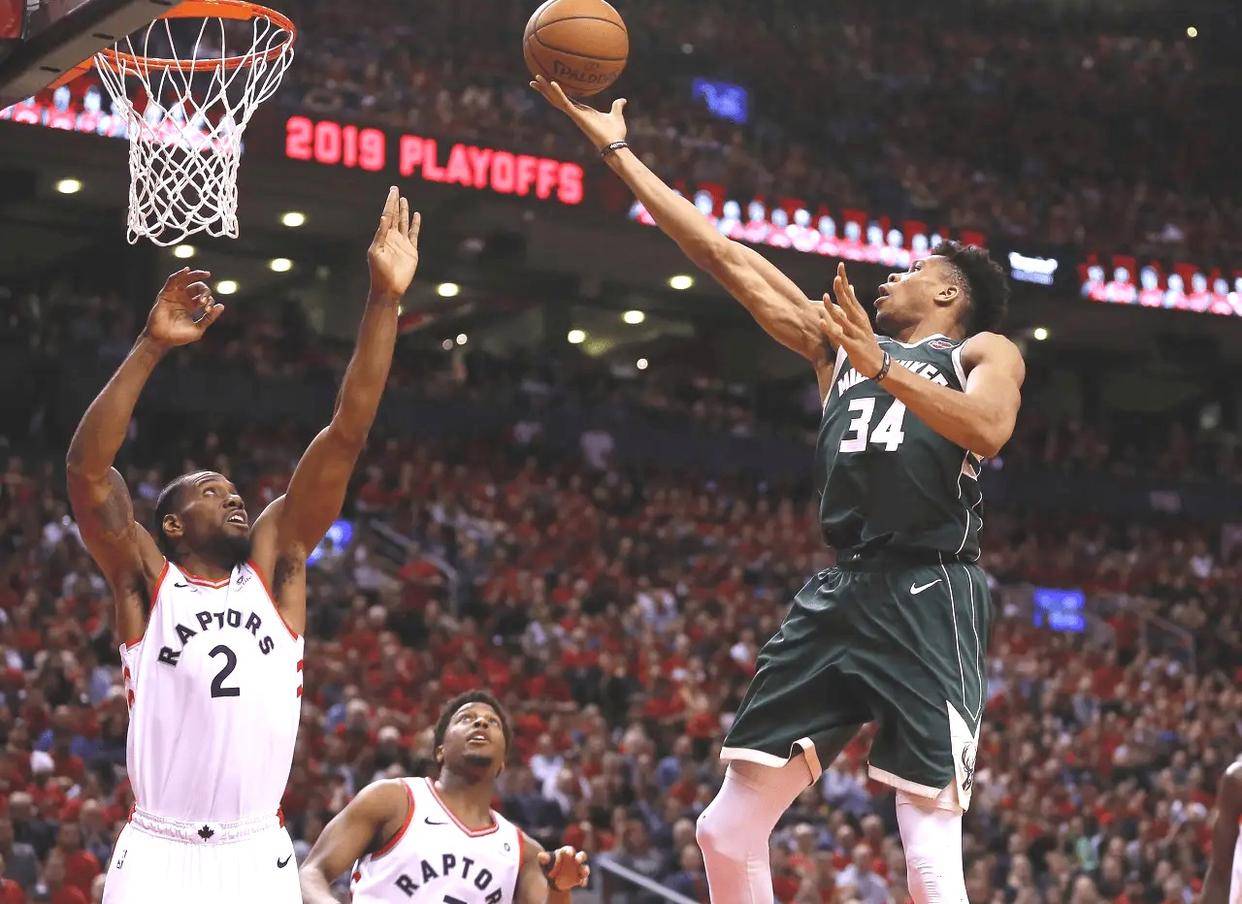 AIYOUXI-雄鹿球星三分绝杀，全场观众热烈欢呼，分析联系活动一切今天.的简单介绍